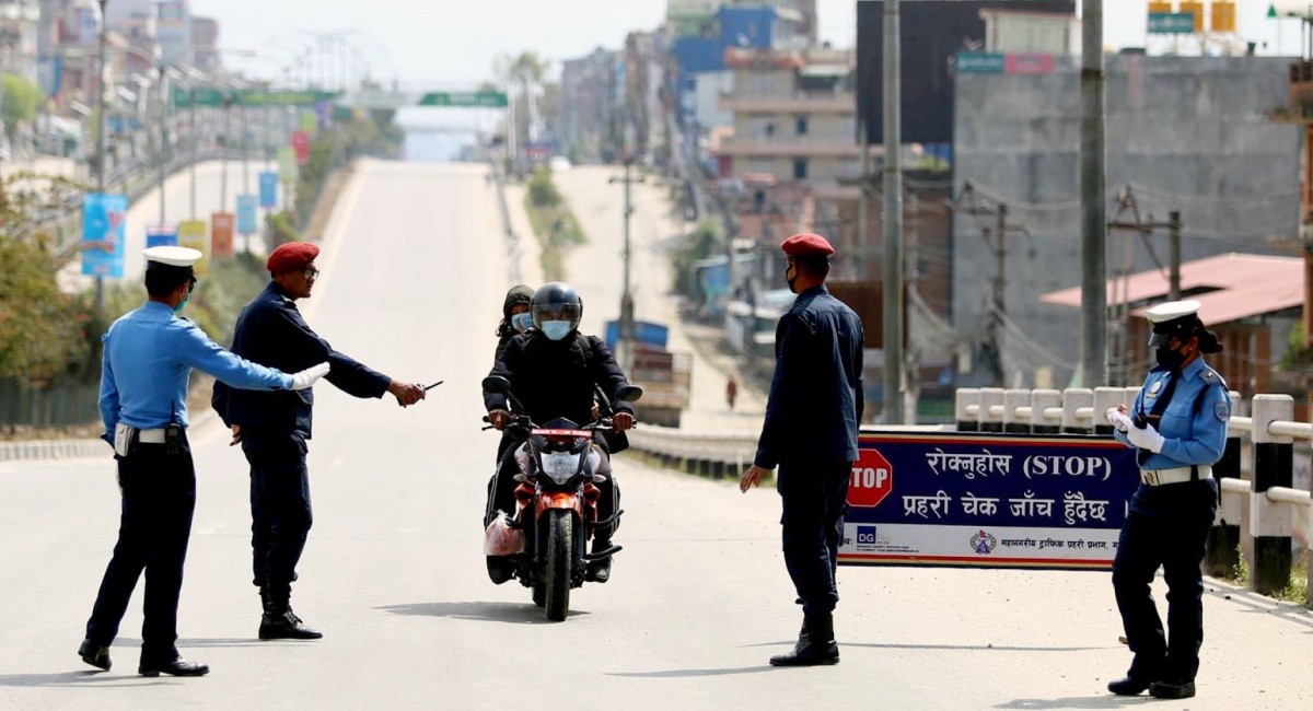 लकडाउन कार्यान्वयनमा प्रहरीको थप सक्रियता