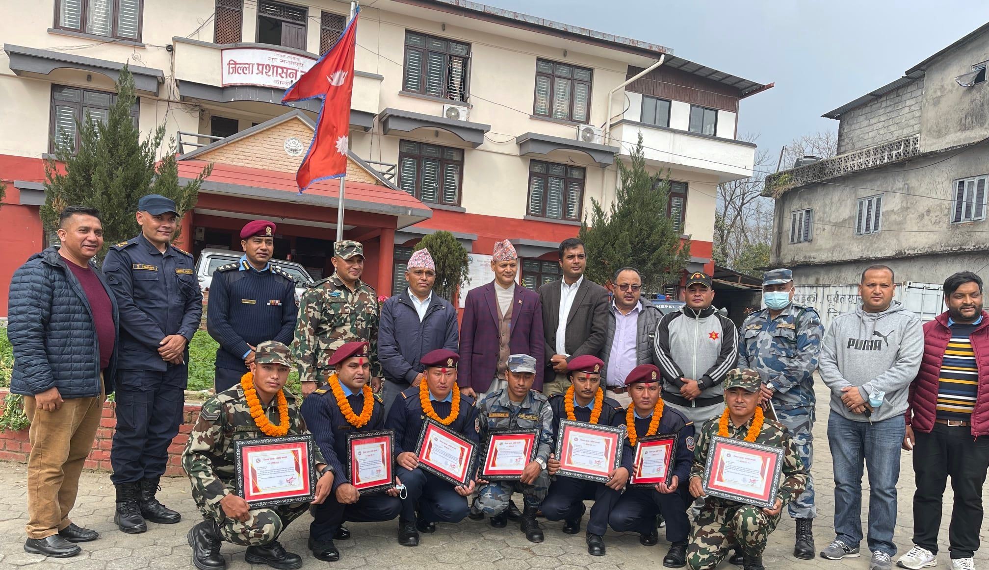 चार प्रहरी कर्मचारीसहित ७ जना सुरक्षाकर्मी सम्मानित