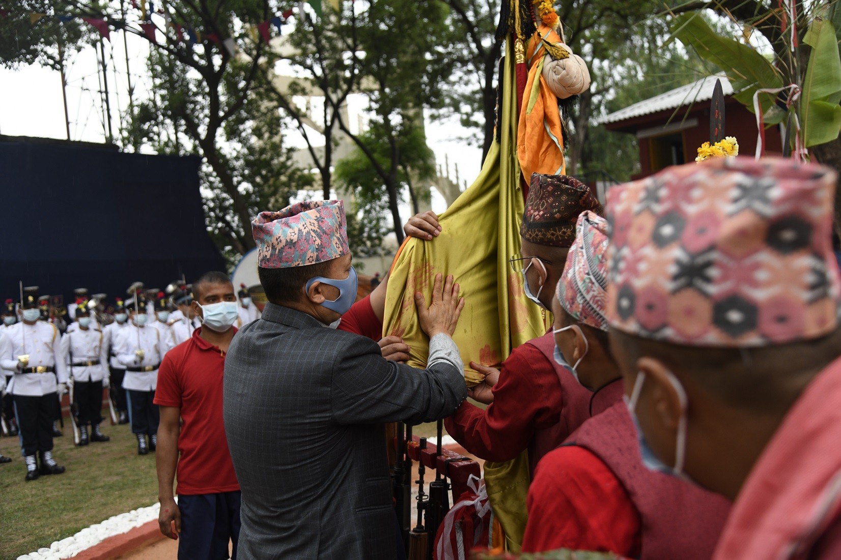 प्रहरी महानिरीक्षक शैलेश थापाबाट मौलो पूजा सम्पन्न