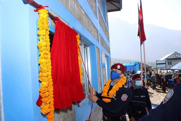 प्रहरी महानिरीक्षक थापाद्वारा नवनिर्मित कार्यालय तथा आवास भवन उद्‍घाटन