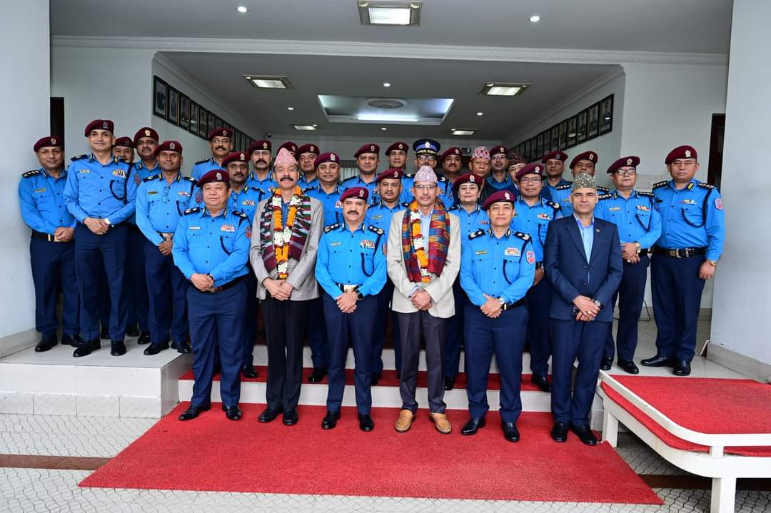 प्रहरी मुख्यालयमा सेवानिवृत्त भएका एआईजी जोशी र डीआईजी पोखरेलको बिदाइ